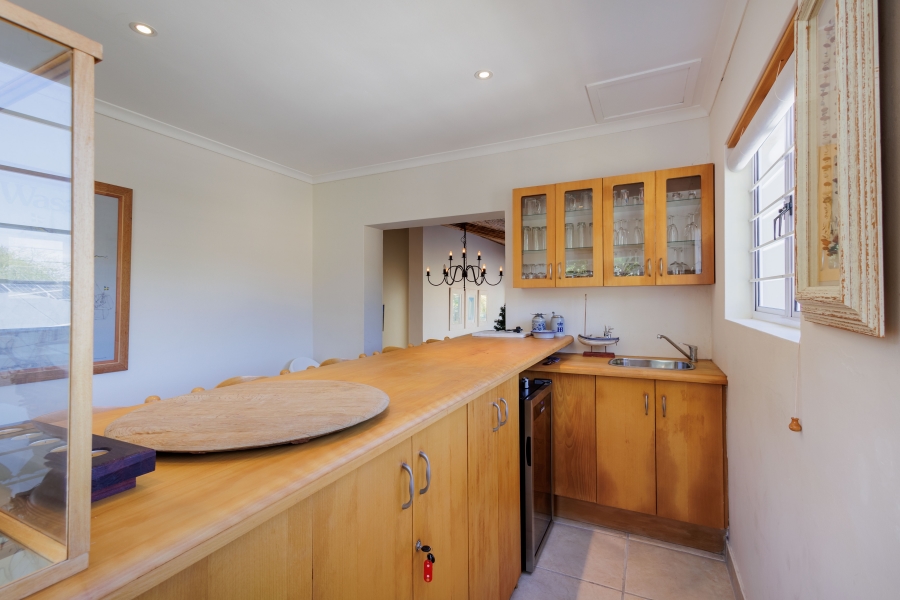 6 Bedroom Property for Sale in Lower Robberg Western Cape